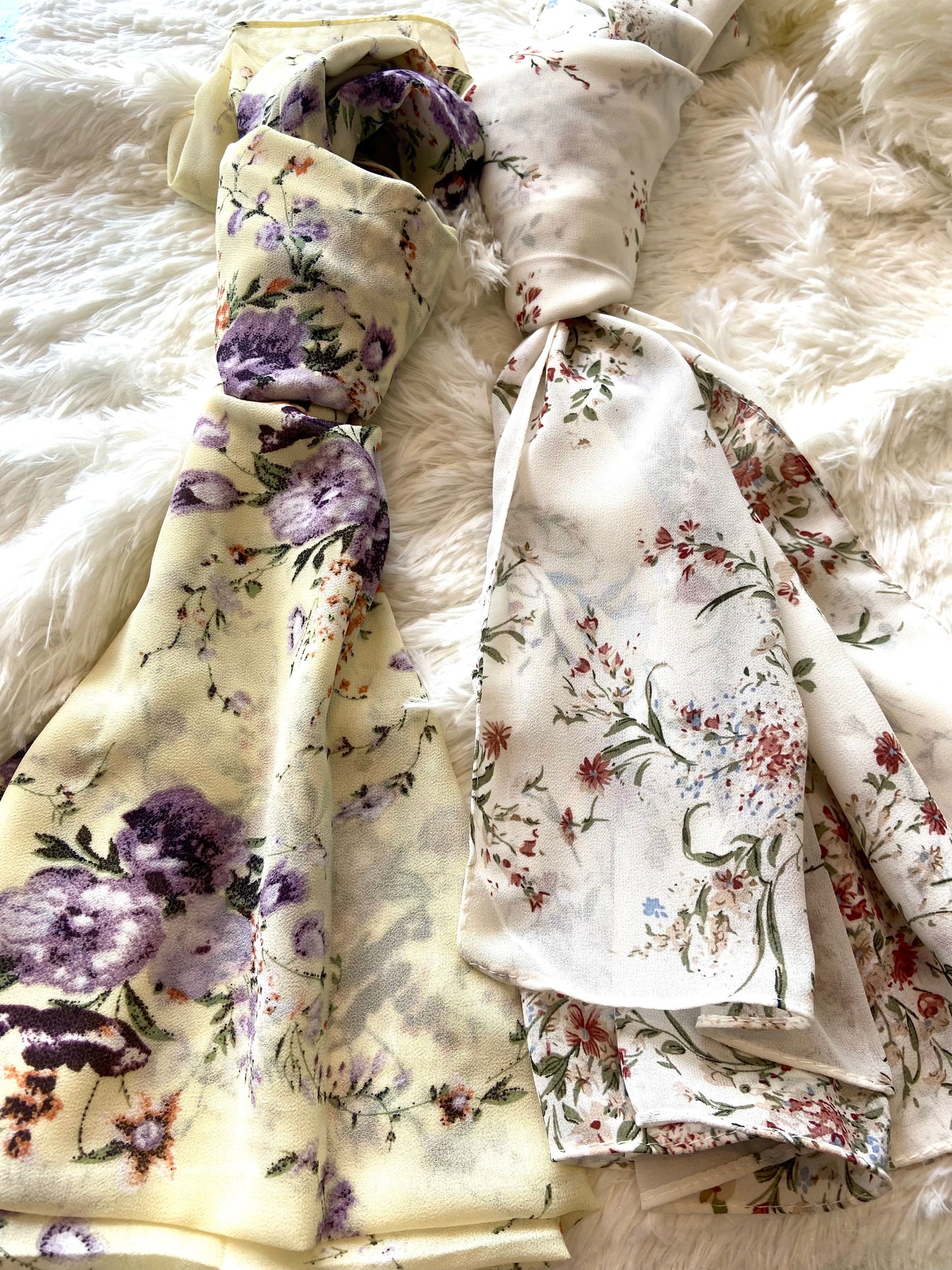 Instant Shawl Lily - Antique White