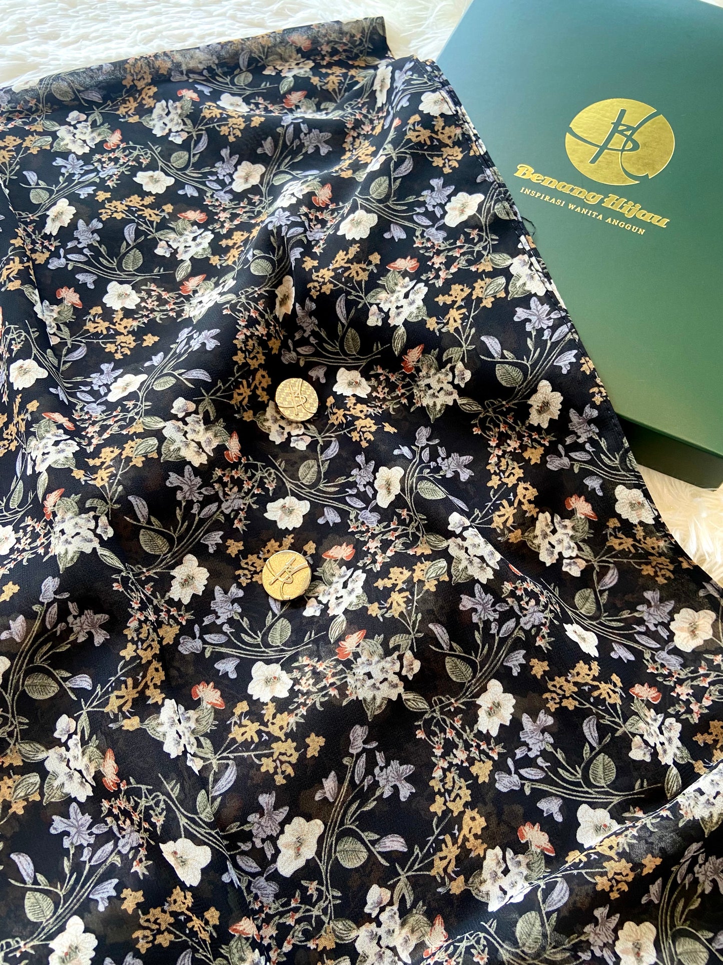 Instant Shawl Lily - 17 Classic Black