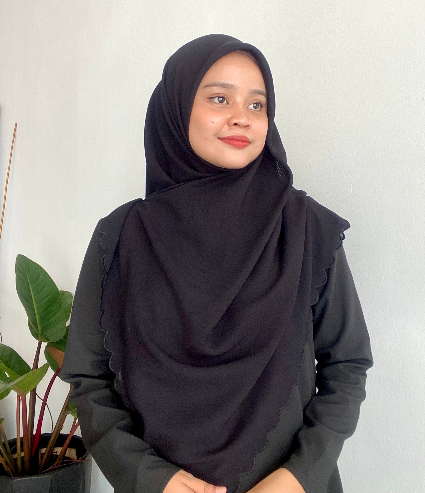 28 Bawal Sulam Senja - Black