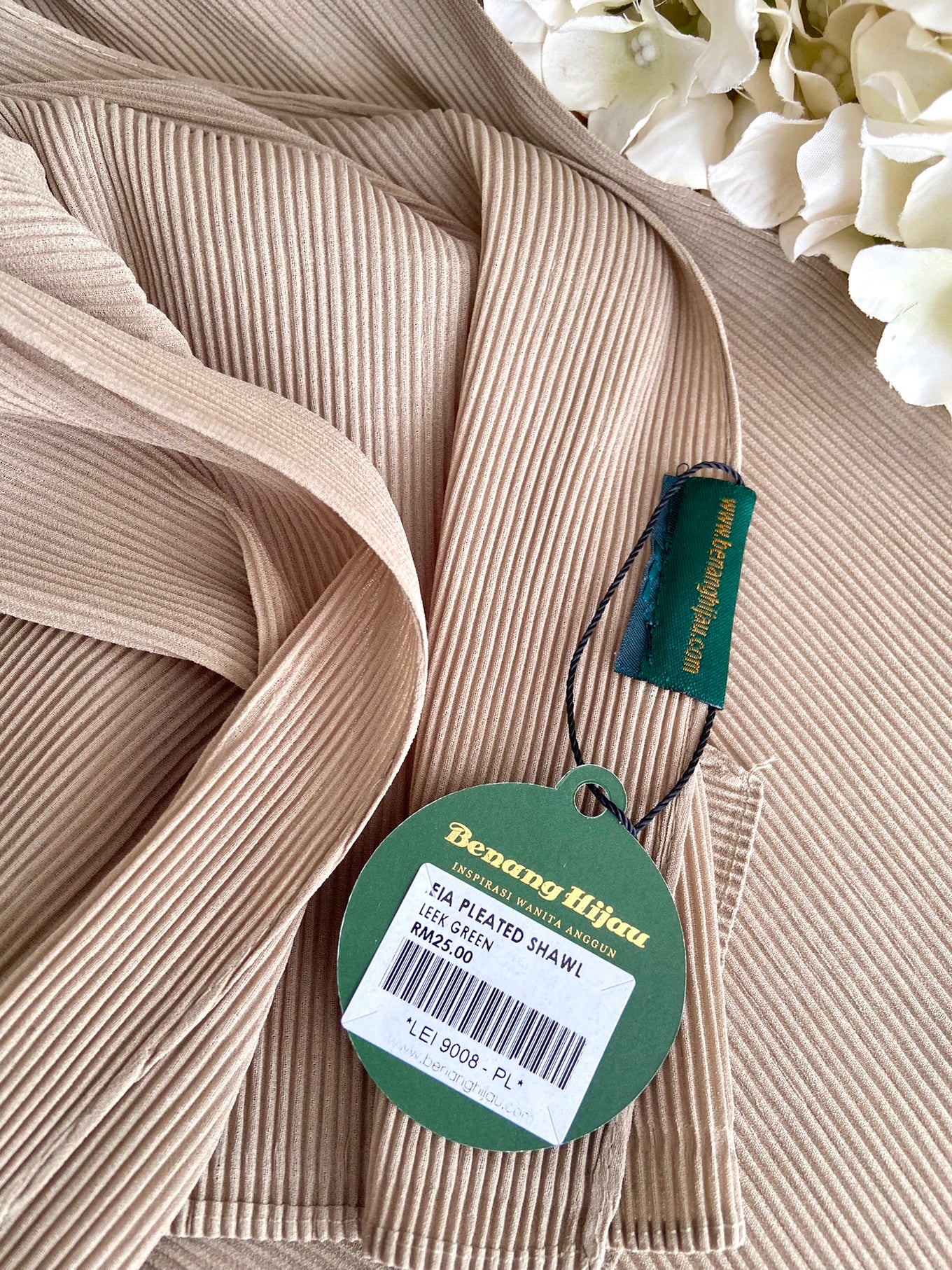 Leia Pleated Shawl - 37 Leek Green