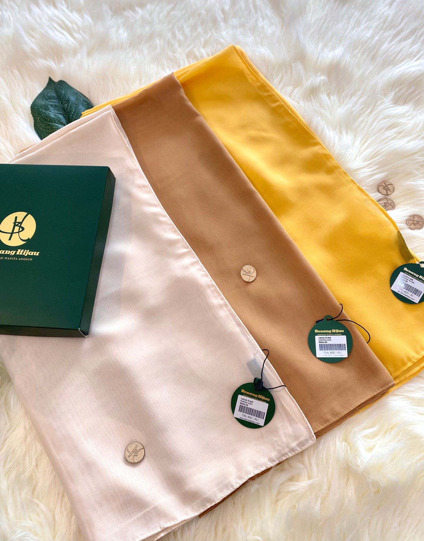 Tudung Bawal Zalea Square - 12 Pearled Ivory