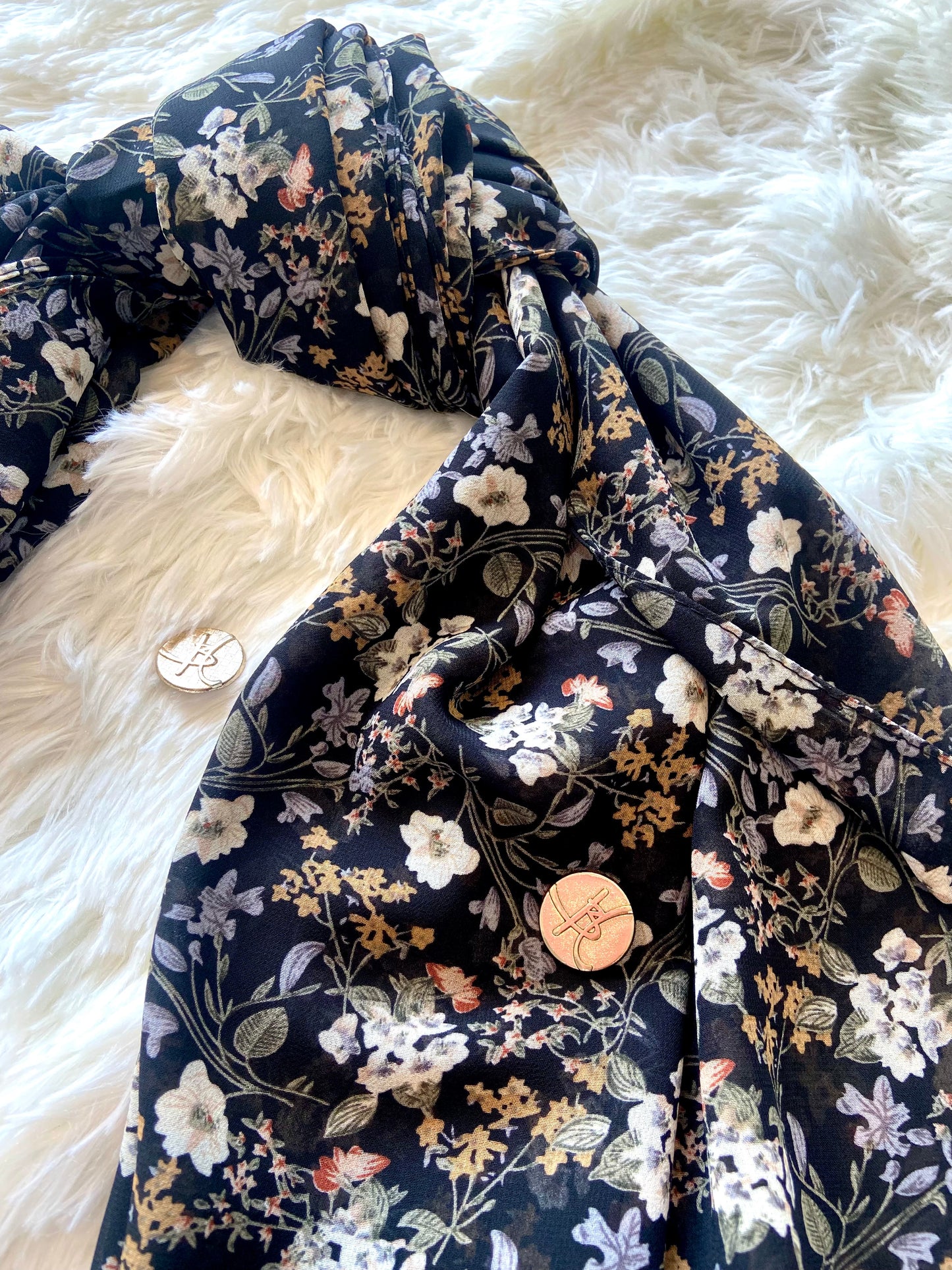 Instant Shawl Lily - 17 Classic Black