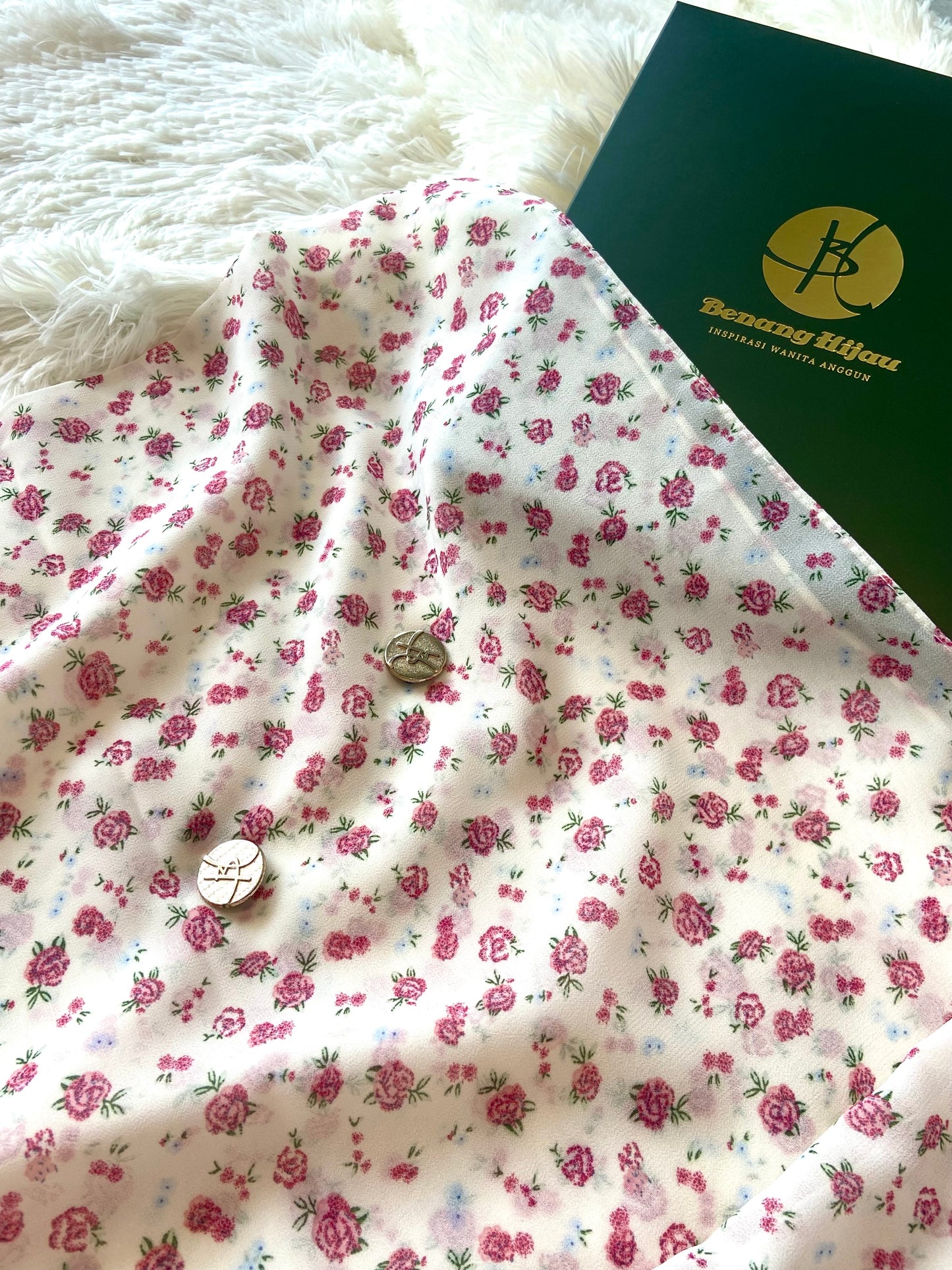 Instant Shawl Lily - 13 Rose Bloom