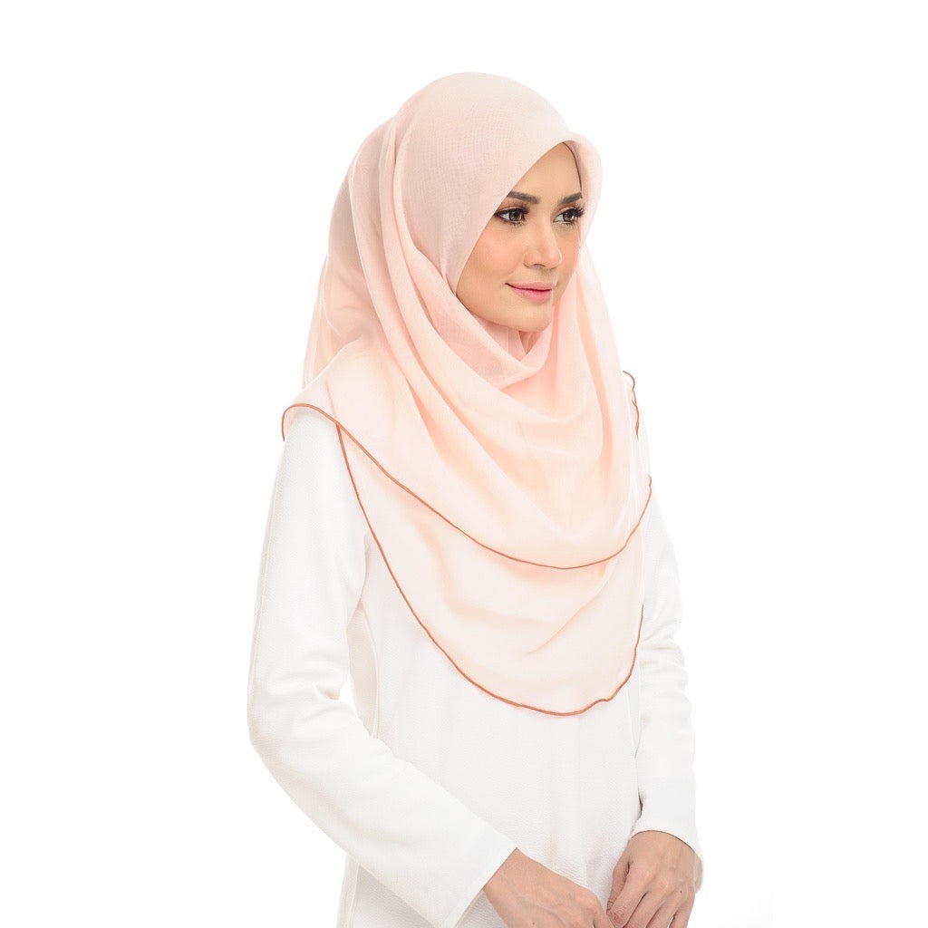 Tudung Bawal Maira Ruffle - Novelle Peach