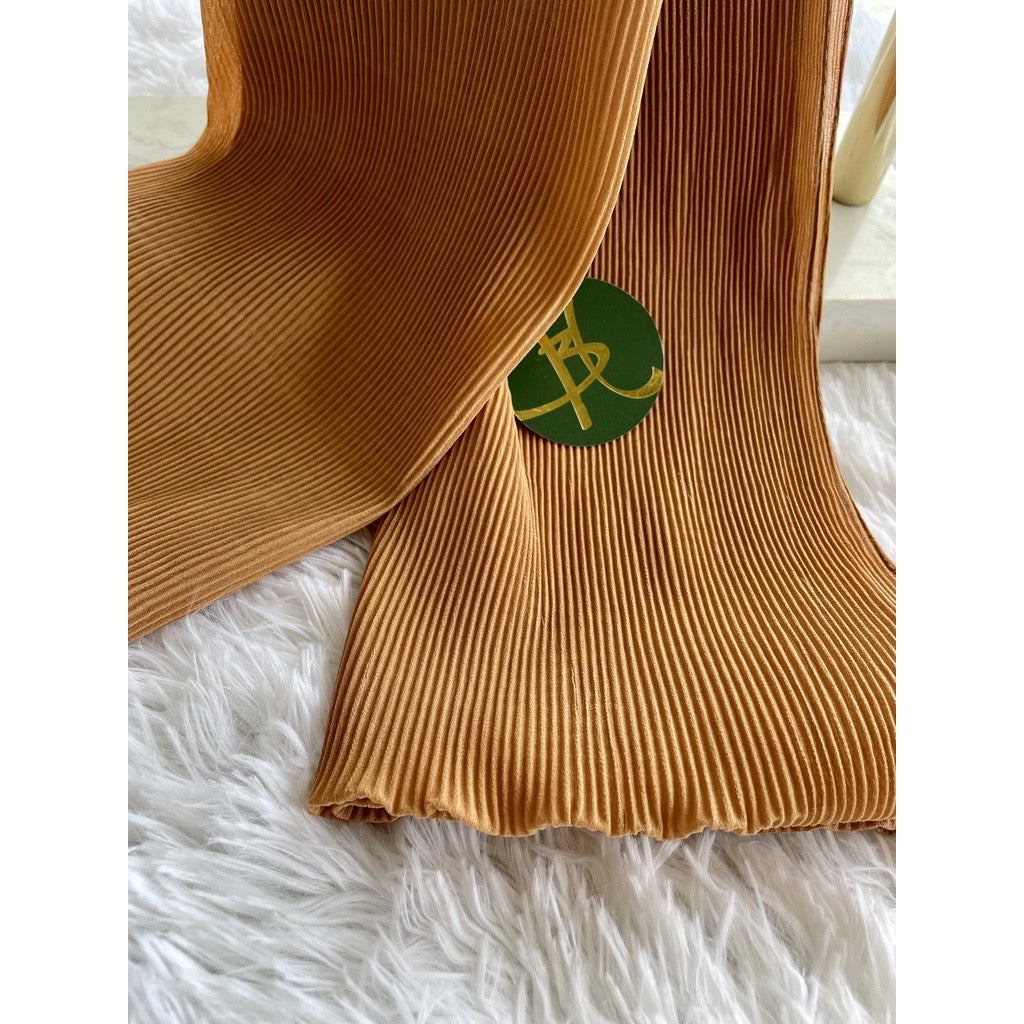 Leia Pleated Shawl - 17 Pale Brown