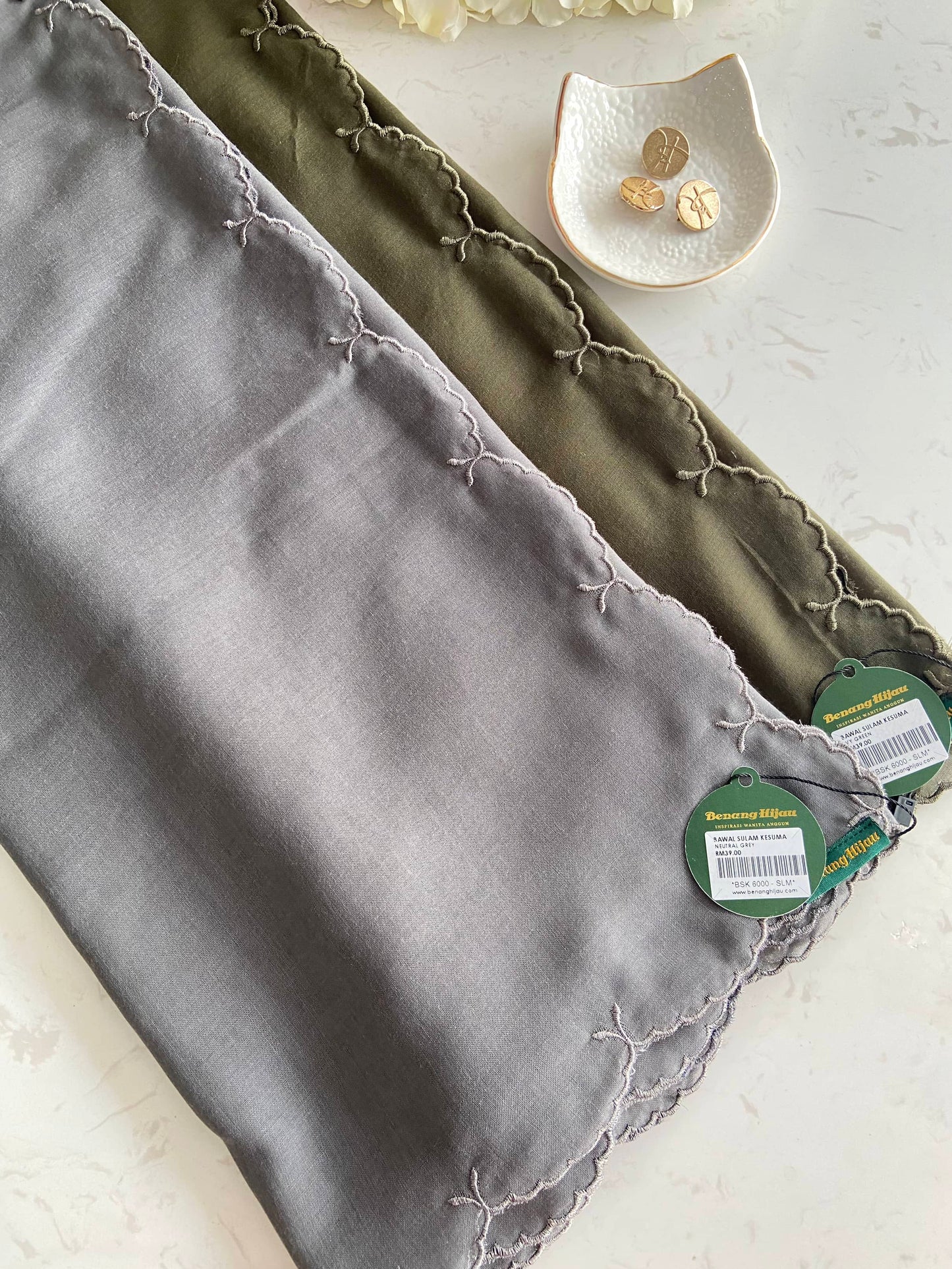 23 Bawal Sulam Kesuma - Neutral Grey