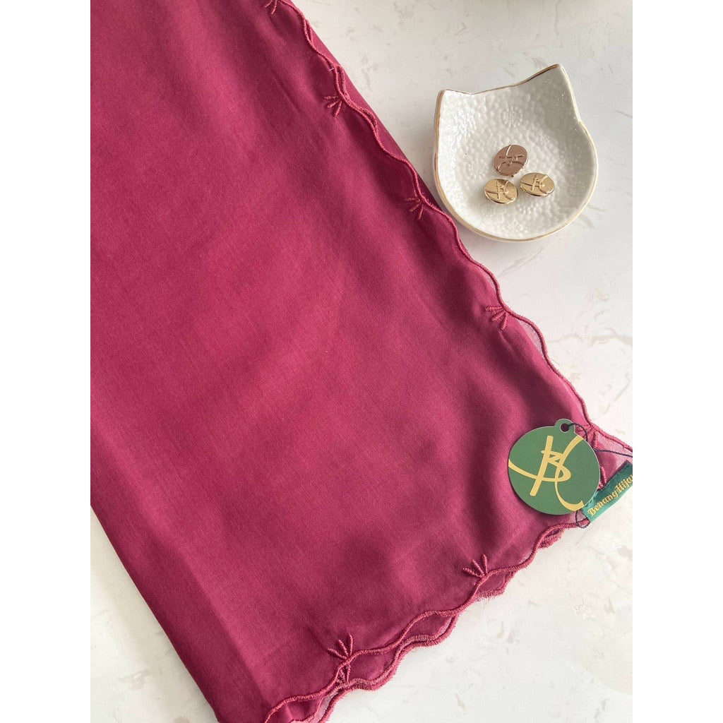 18 Bawal Sulam Kencana - Rumba Red
