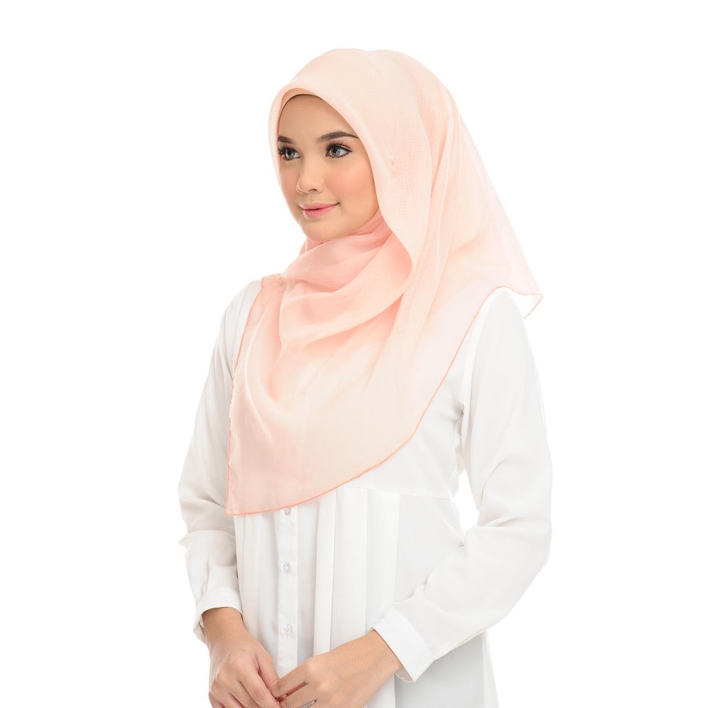Tudung Bawal Maira Square - Pale Peach