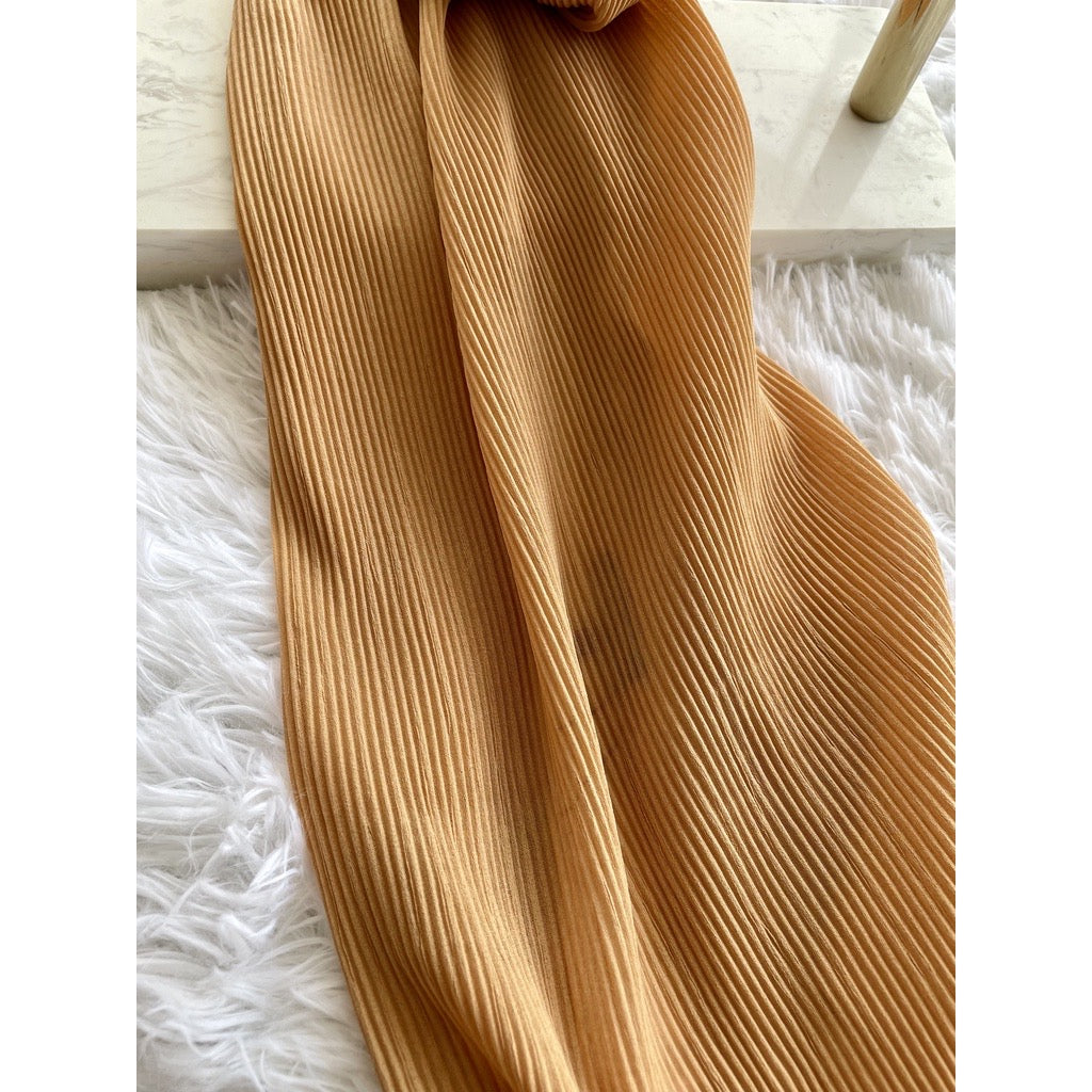 Leia Pleated Shawl - 16 Golden Straw