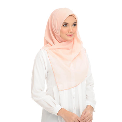 Tudung Bawal Maira Square - Pale Peach